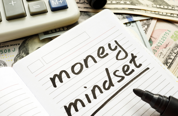 Geldscheine und der Schriftzug MOneymondest in der Selbststädnigkeit www.simply-good-coaching.de